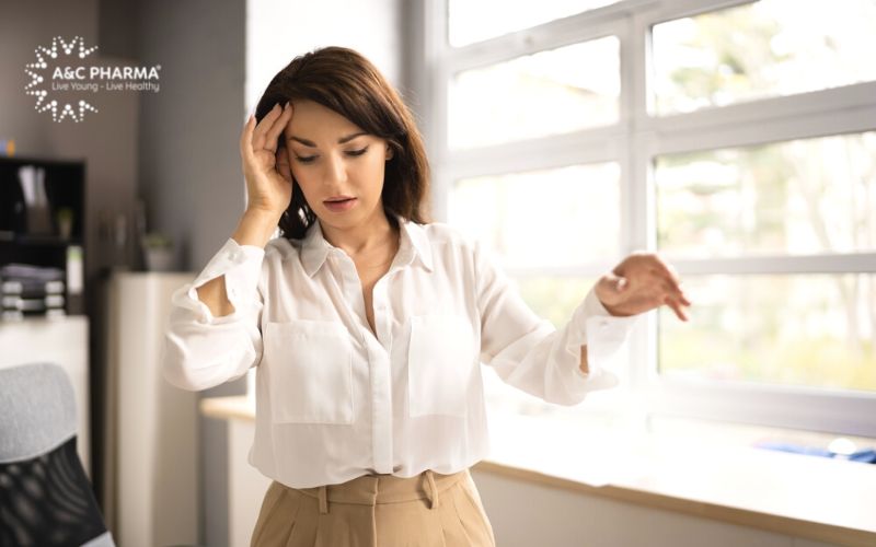 Mất thăng bằng, dễ té ngã - Triệu chứng rối loạn tiền đình nặng