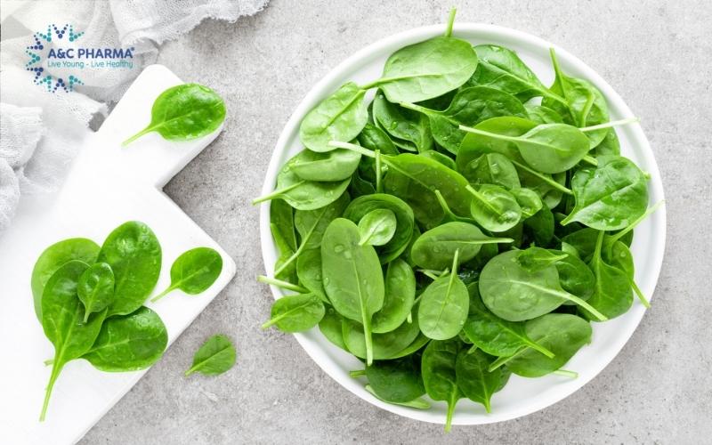 Rau chân vịt là thực phẩm bổ não cho người lớn